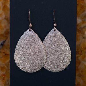 Textured rose gold earrings